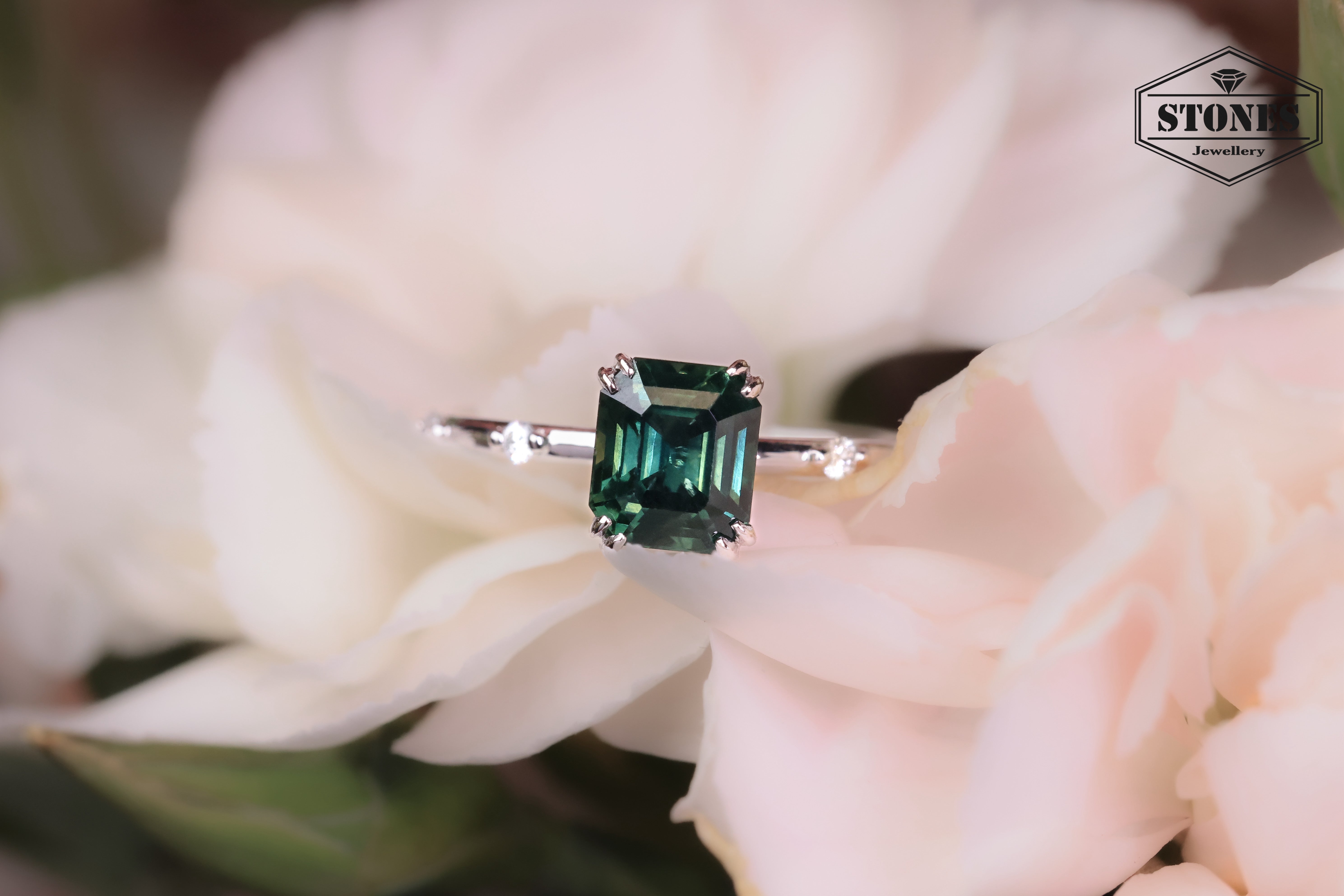 BESPOKE Teal Sapphire Ring