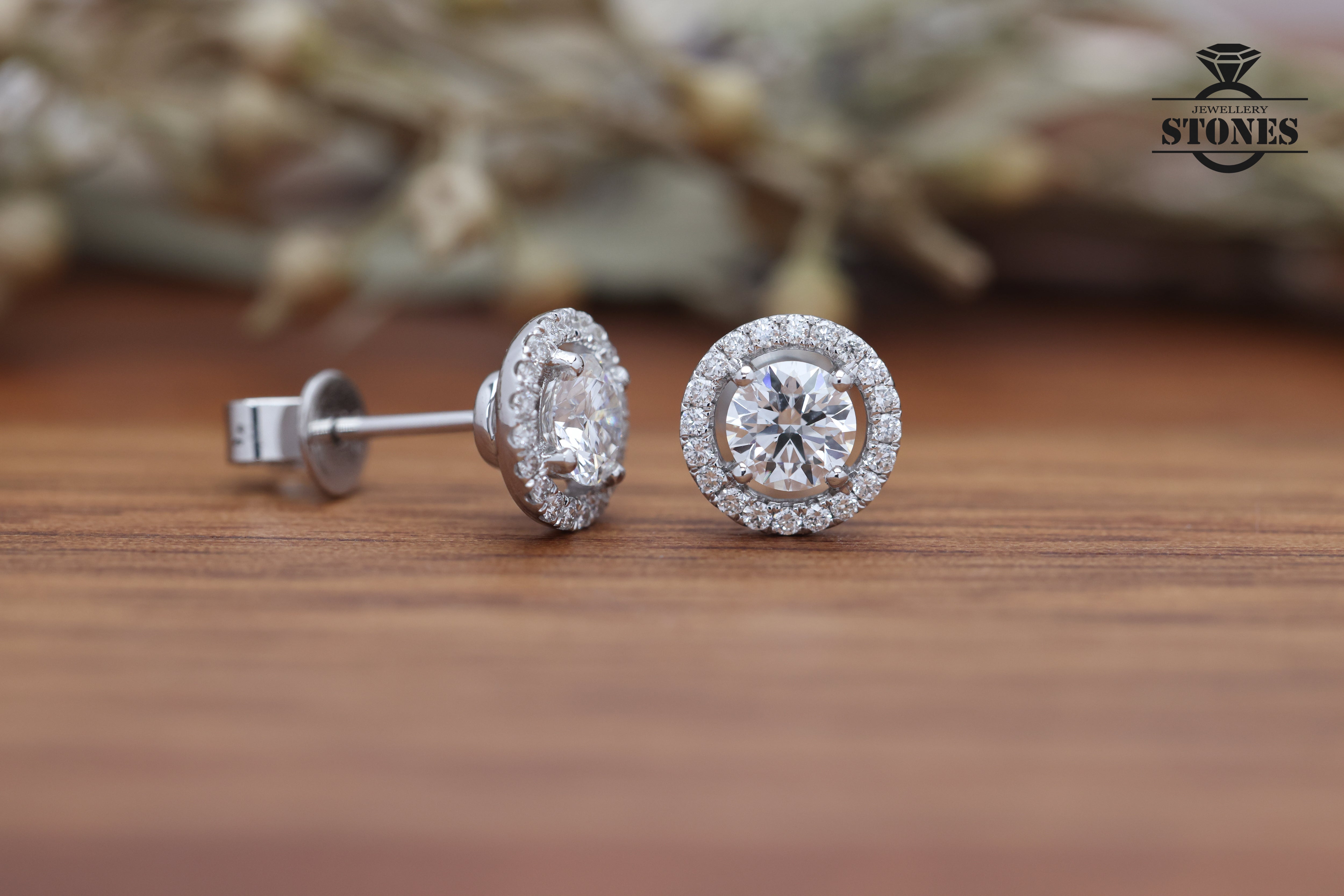 HALO DIAMOND EARSTUDS