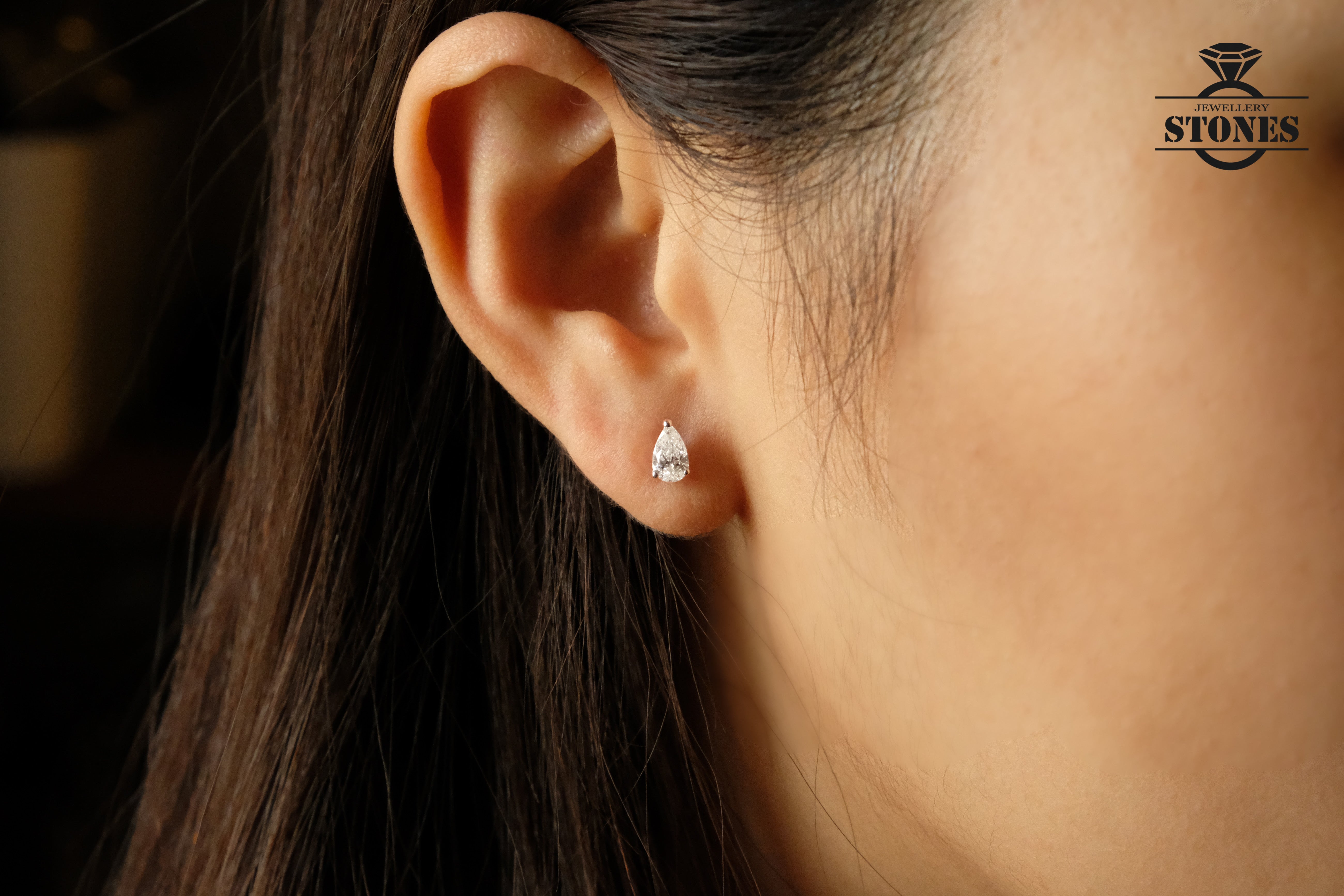 PEAR DIAMOND EARSTUDS