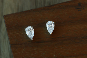 PEAR DIAMOND EARSTUDS