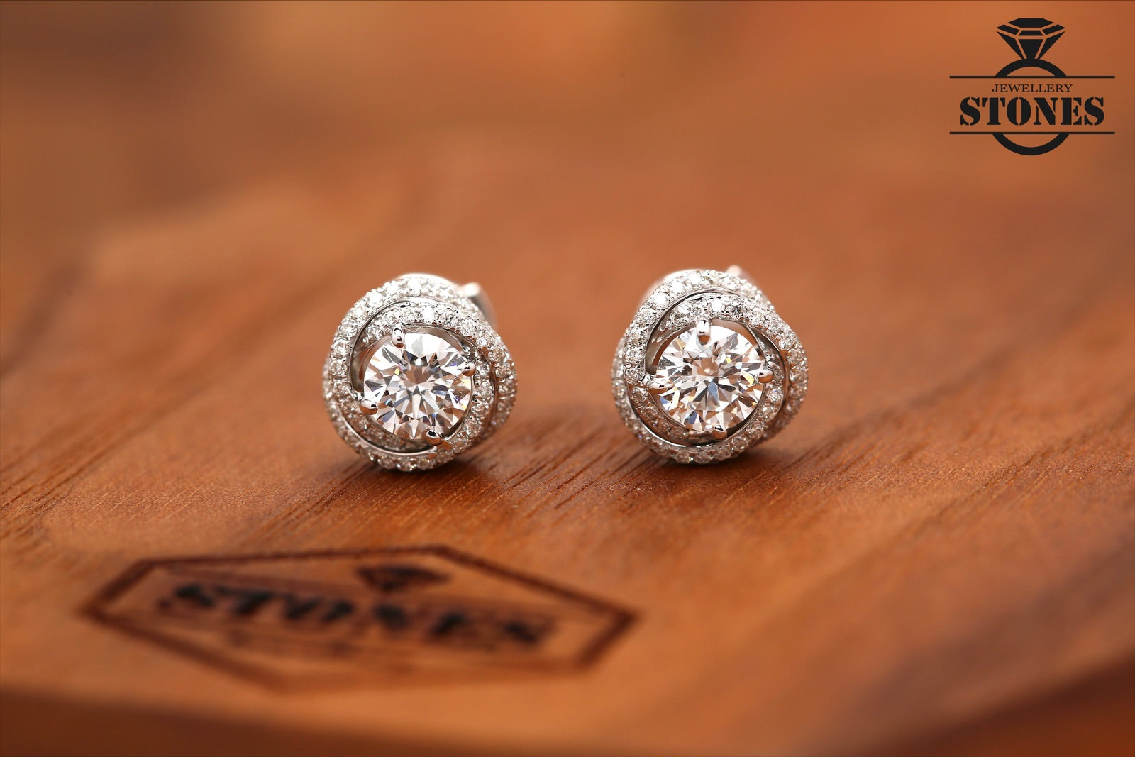 TRINITY DIAMOND EARSTUDS