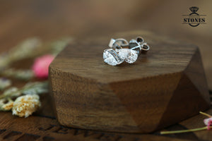 PEAR DIAMOND EARSTUDS