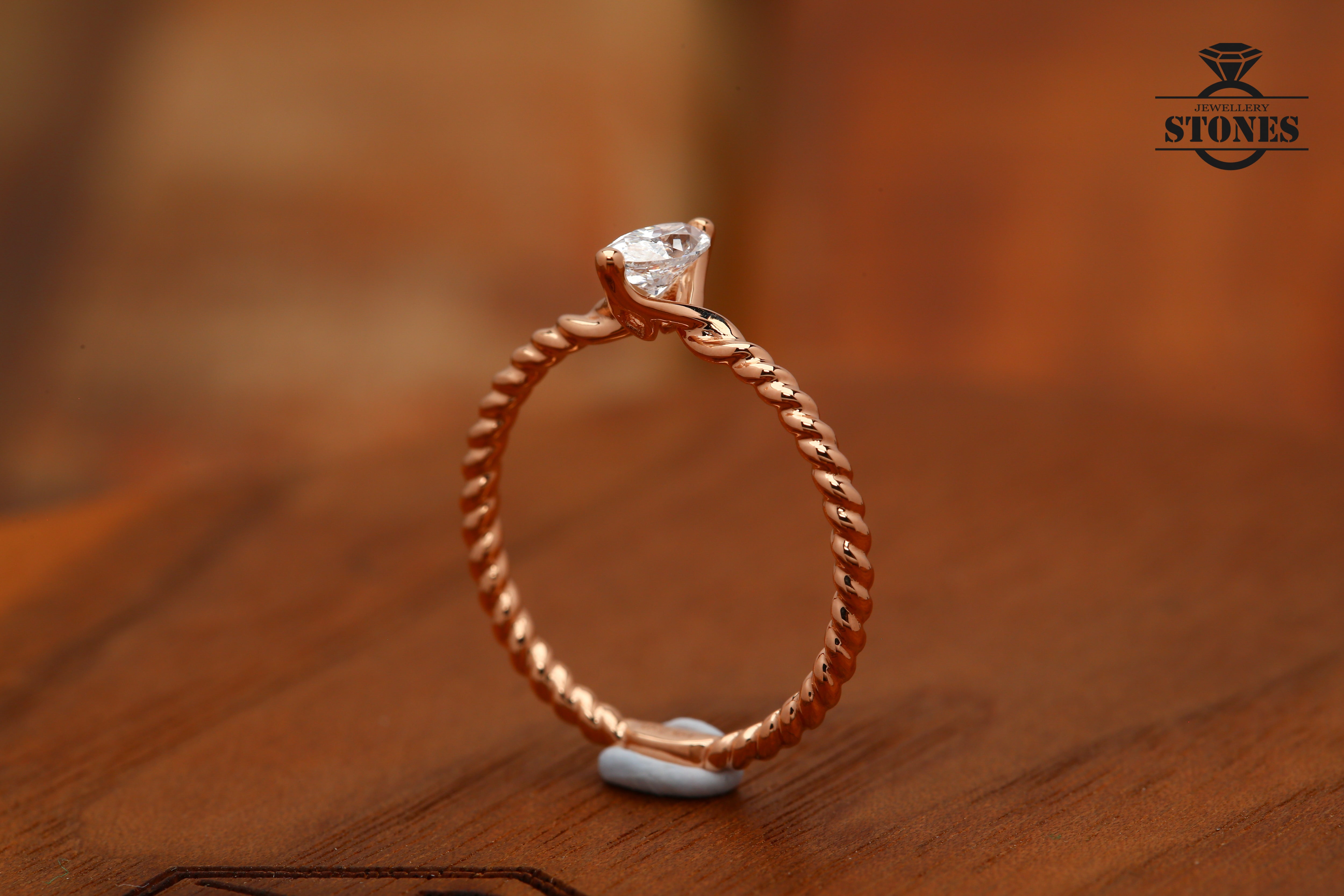 MARQUISE TWIST SOLITAIRE